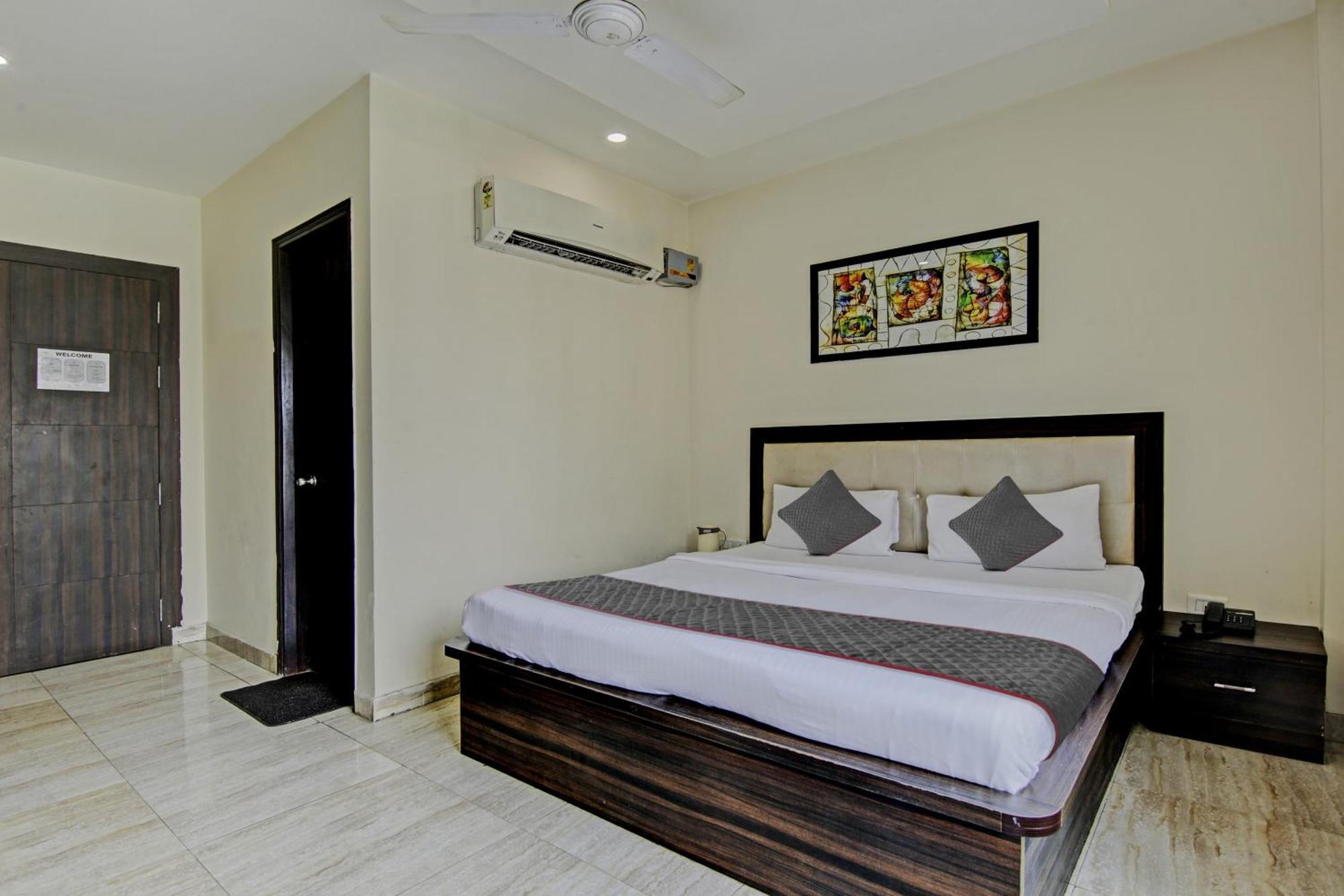 Townhouse Grand Inn Ghaziabad Exterior photo