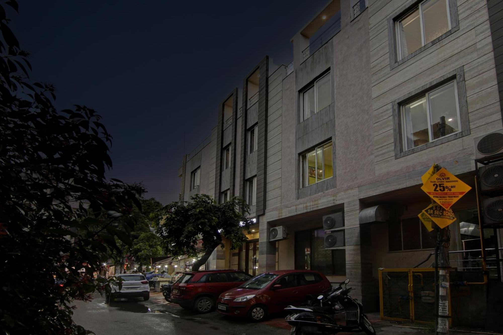 Townhouse Grand Inn Ghaziabad Exterior photo